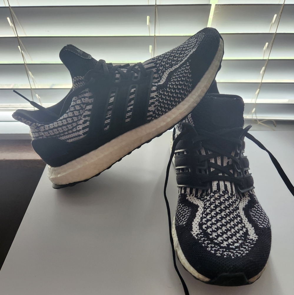 Womens Adidas Ultra Boost Size 8.5